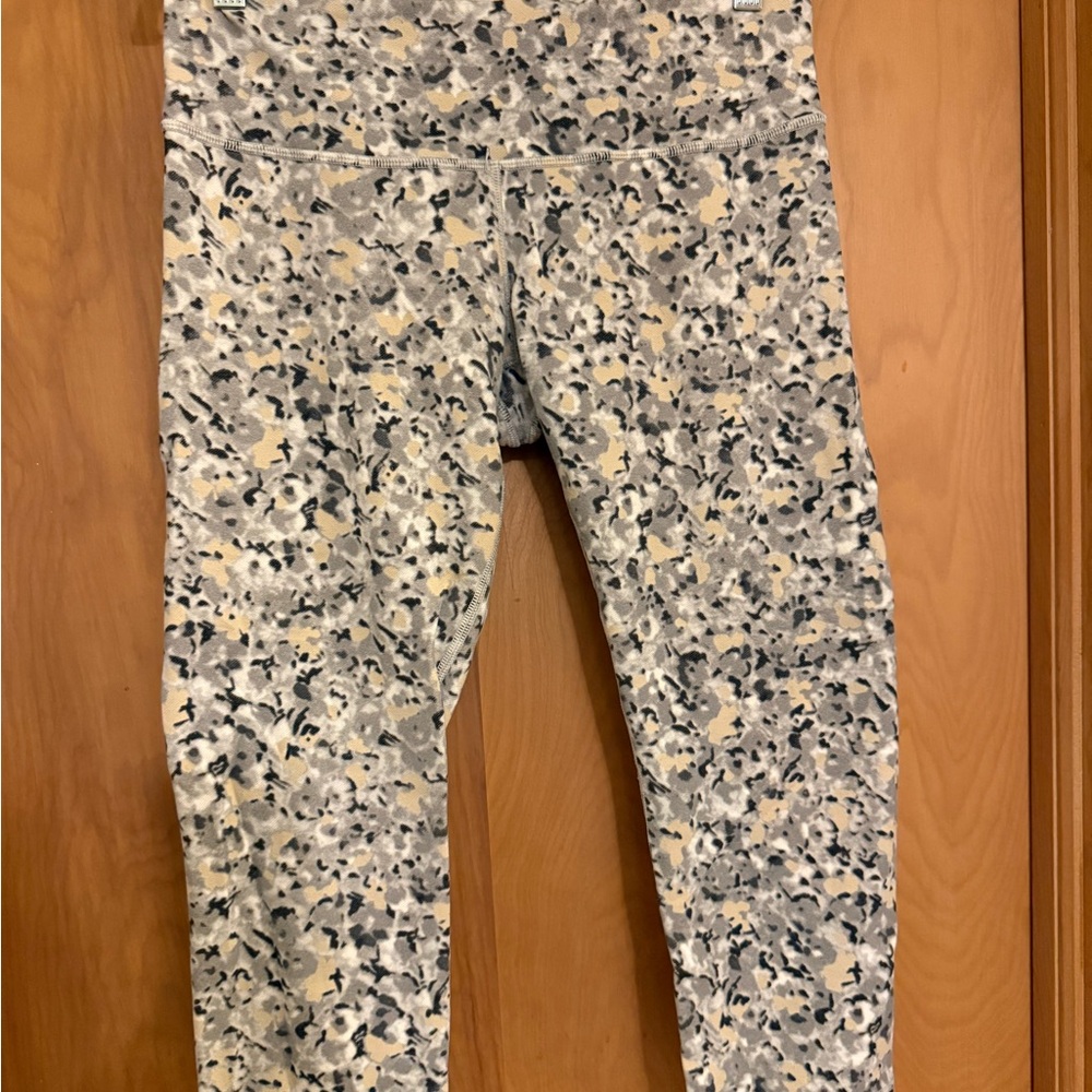 Lululemon Athletica Speckled Cropped Leggings  - Gray and Cream